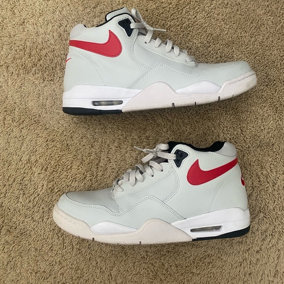 NIKE AIR LEGACY - Picture 1 of 5